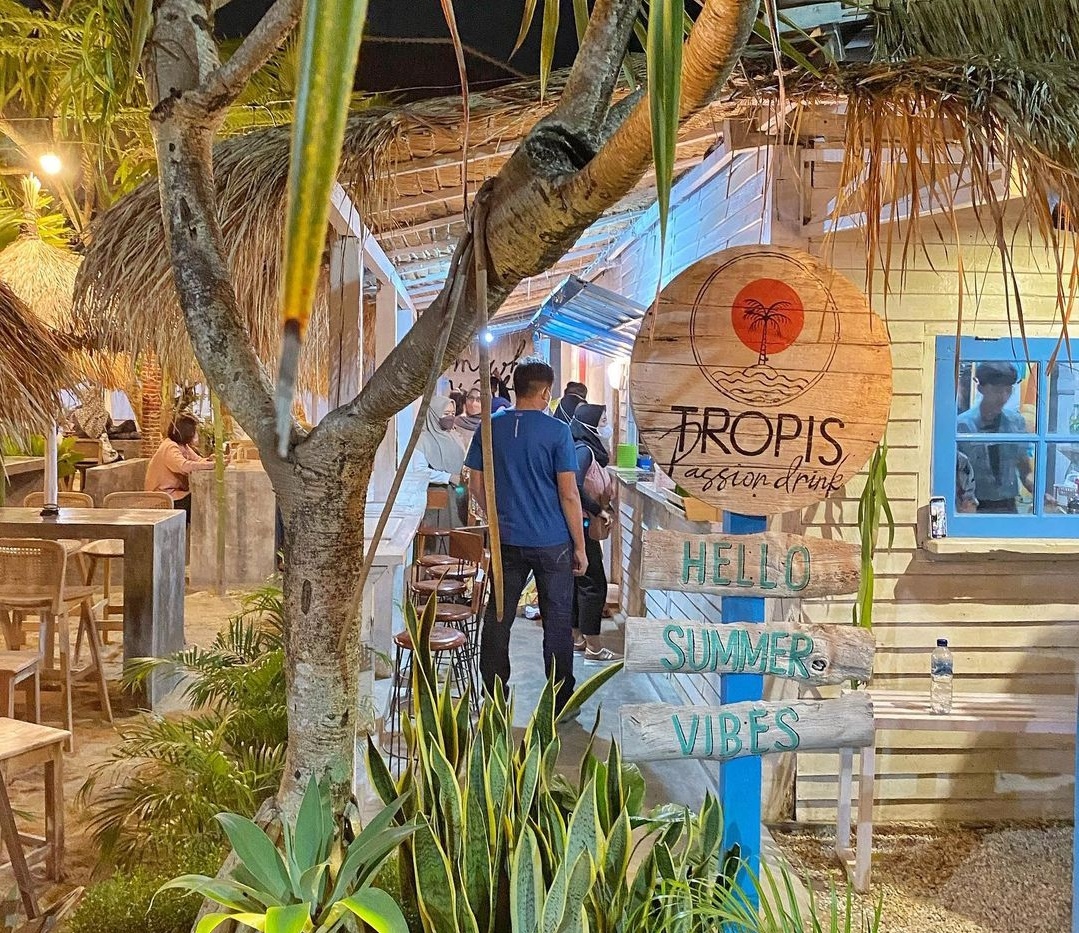 Cafe Tepi Pantai Carita dengan Pemandangan Memukau Menu Kakap Saos Tiram Lezat, Hubungi WA 081210912346