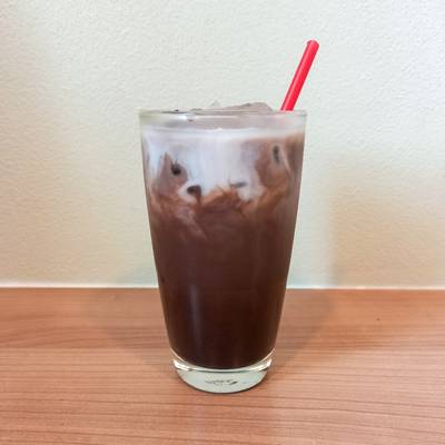 Nikmati Liburan Anda Menikmati Coklat Ice 15 Segar di Cafe Pantai Carita, Hubungi WA 081210912346